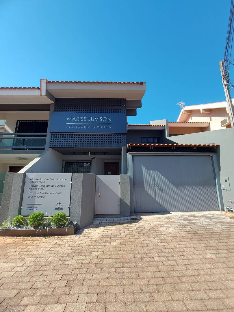 #698 - Sobrado para Venda em Cascavel - PR